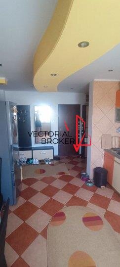 Basarabia, Costin Georgian, apartament 2 camere, et. 5, 63 mp, centrala proprie, renovat,