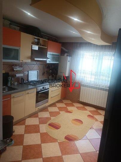 Basarabia, Costin Georgian, apartament 2 camere, et. 5, 63 mp, centrala proprie, renovat,